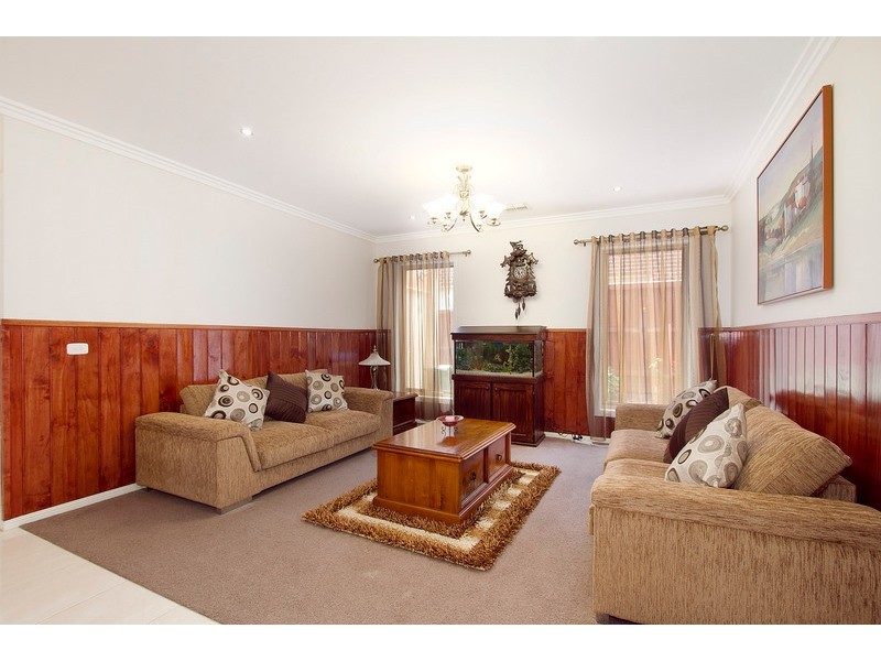 1 Misty Close, Berwick VIC 3806