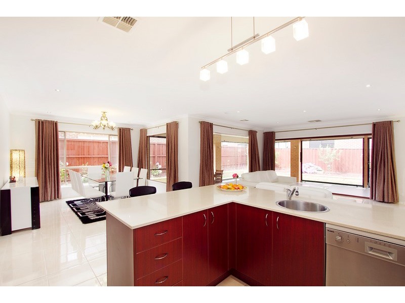 1 Misty Close, Berwick VIC 3806