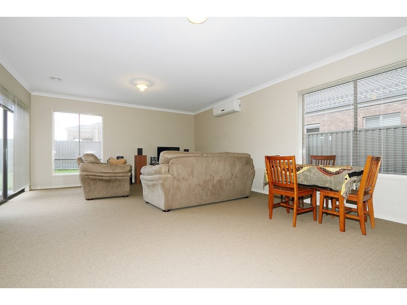 44 Everly Circuit, Pakenham VIC 3810