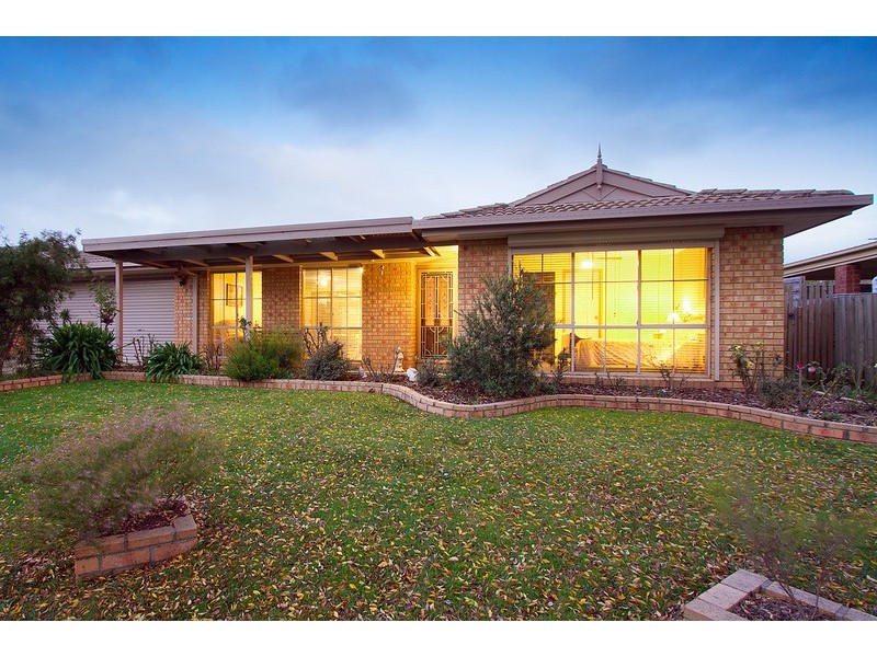 64 Bellevue Drive, Berwick VIC 3806