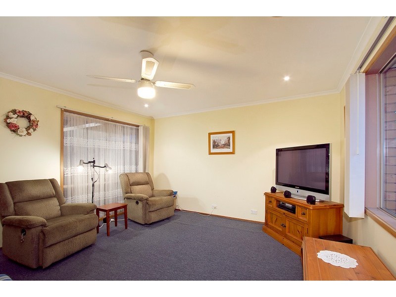 64 Bellevue Drive, Berwick VIC 3806