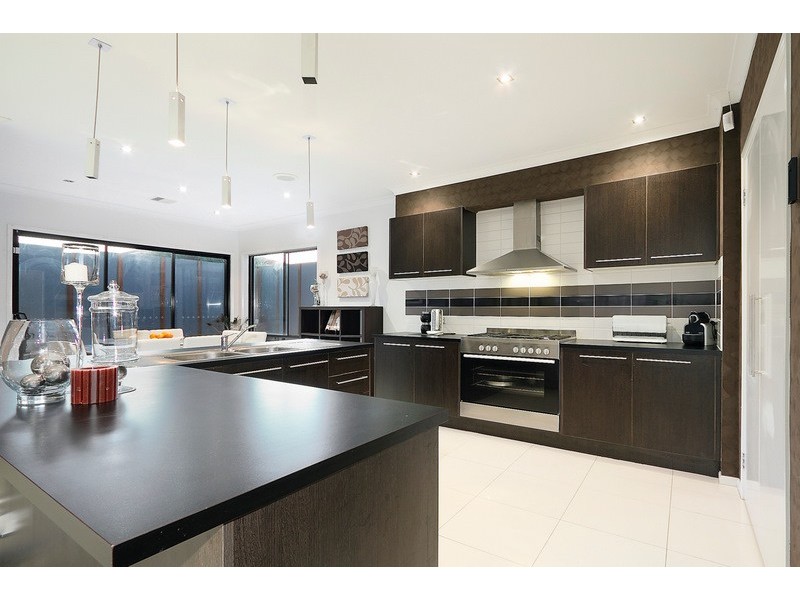 29 Glenmaggie Close, Berwick VIC 3806