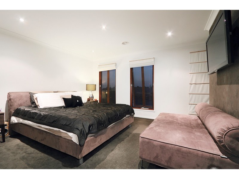 29 Glenmaggie Close, Berwick VIC 3806