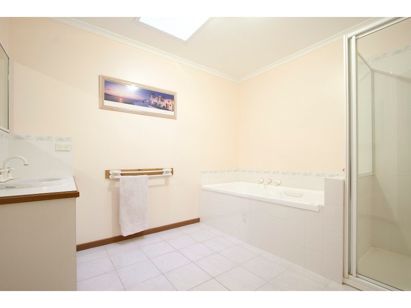 13 Harcourt Way, Berwick VIC 3806