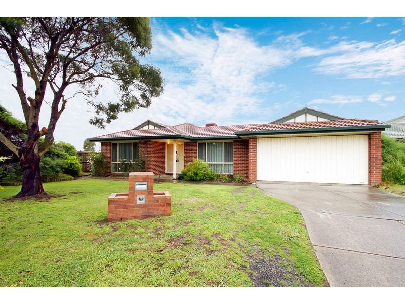 8 Millbank Place, Cranbourne VIC 3977