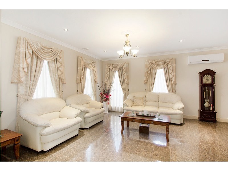 1 Carrick Place, Berwick VIC 3806