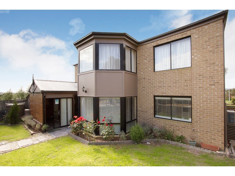 1 Carrick Place, Berwick VIC 3806