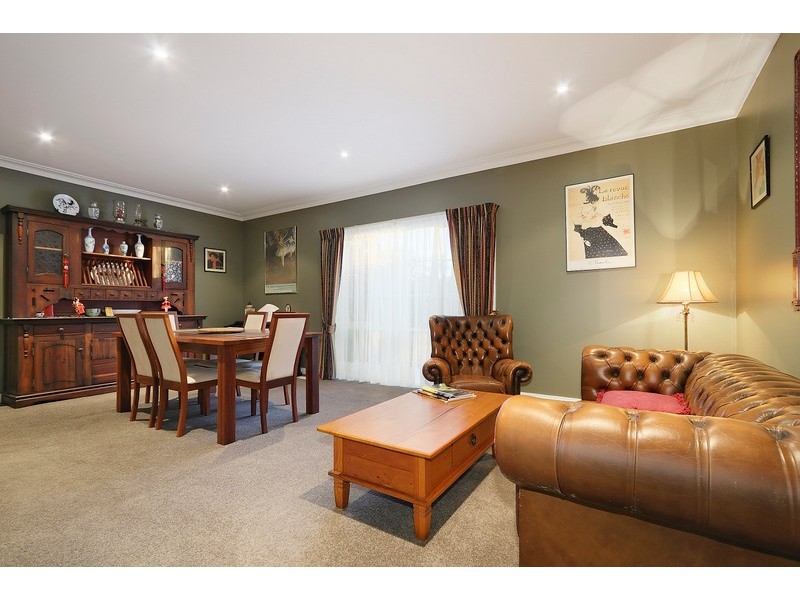 4 McCubbin Way, Berwick VIC 3806