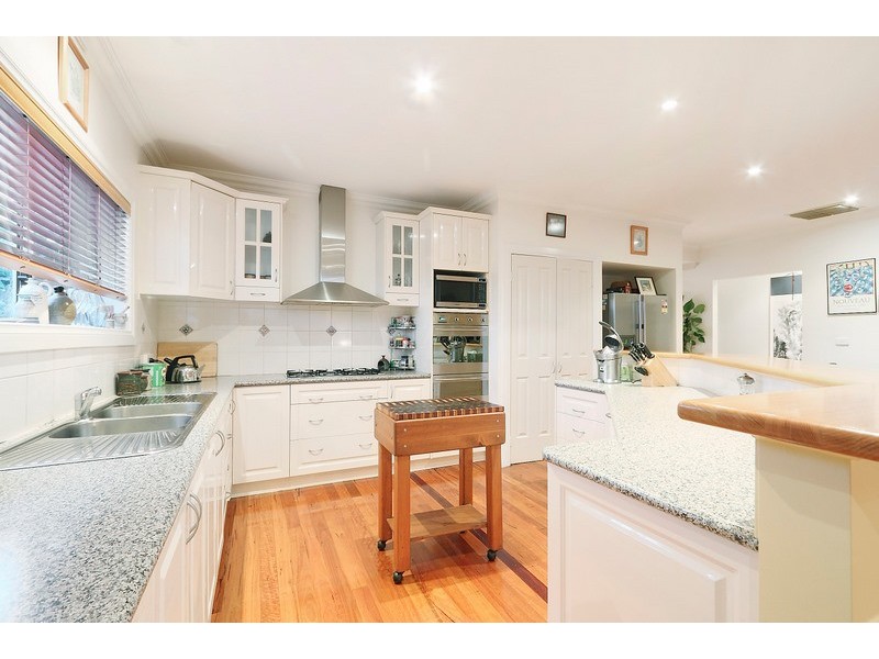 4 McCubbin Way, Berwick VIC 3806