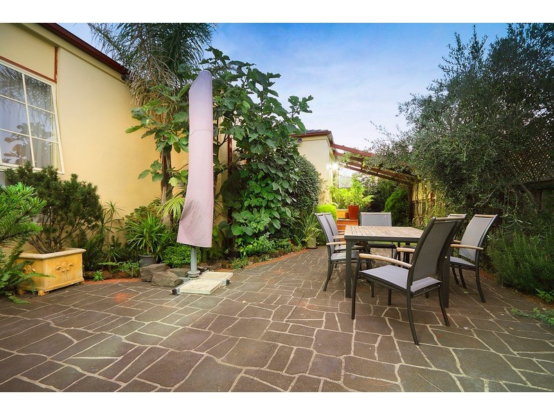 4 McCubbin Way, Berwick VIC 3806