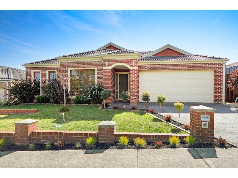 8 Embling Street, Berwick VIC 3806