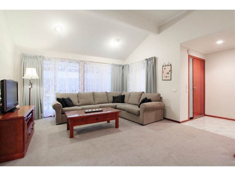 23 Adelaide Close, Berwick VIC 3806