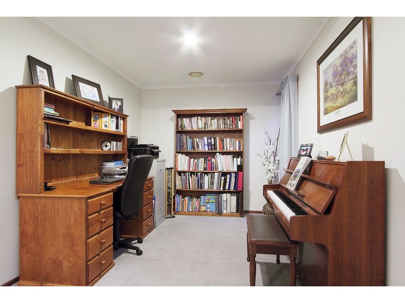 23 Adelaide Close, Berwick VIC 3806