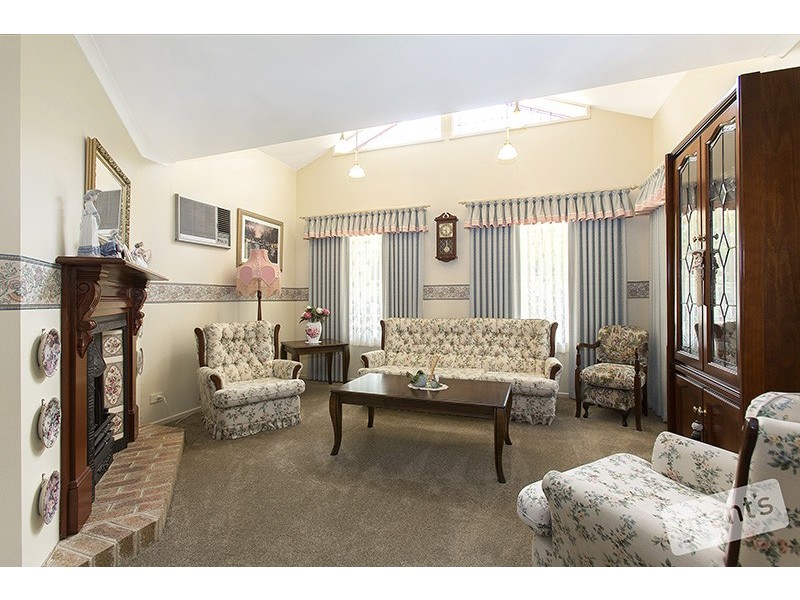 2 Leonard Avenue, Berwick VIC 3806