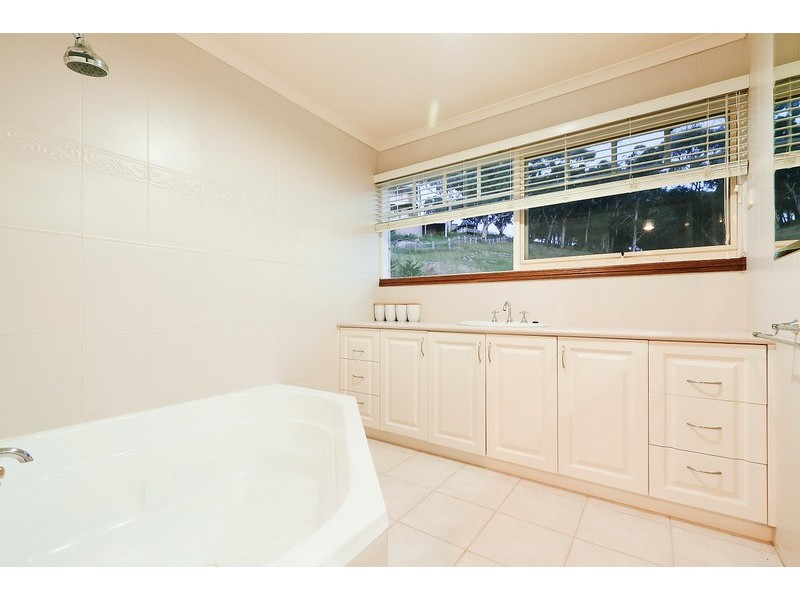 154 Norbury Road, Beaconsfield Upper VIC 3808