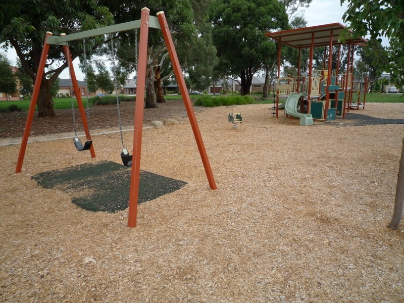 11 Bermerale Court, Berwick VIC 3806