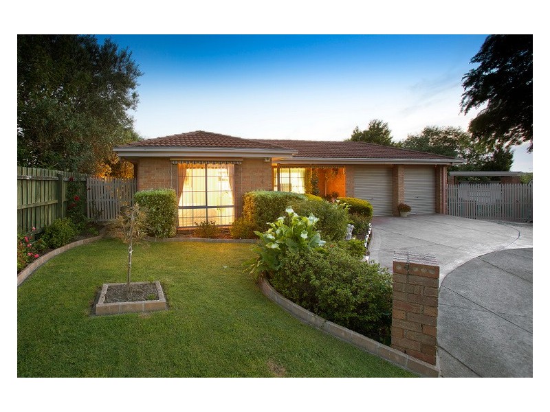 4 Ami Court, Berwick VIC 3806