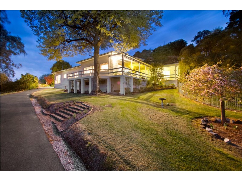 10 Sugarloaf Road, Beaconsfield Upper VIC 3808