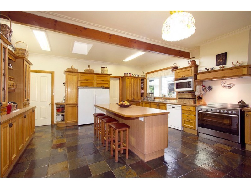 10 Sugarloaf Road, Beaconsfield Upper VIC 3808