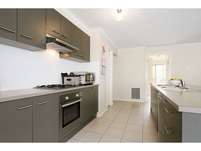 18 Forest Oak Court, Cranbourne VIC 3977