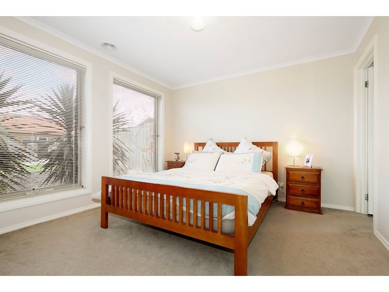 18 Forest Oak Court, Cranbourne VIC 3977