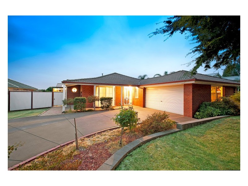 4 Kingsmill Terrace, Berwick VIC 3806