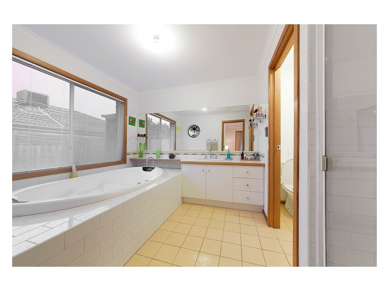 4 Kingsmill Terrace, Berwick VIC 3806