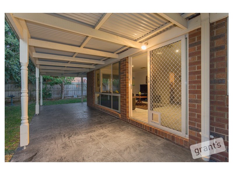18 Grand Arch Way, Berwick VIC 3806