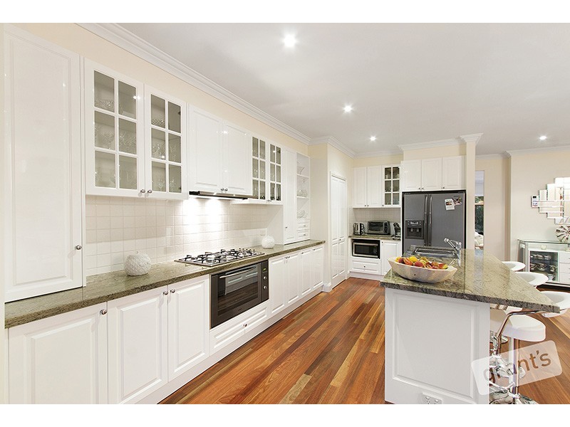 6 Otterburn Drive, Berwick VIC 3806