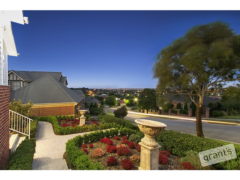 6 Otterburn Drive, Berwick VIC 3806