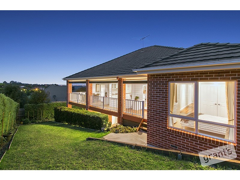 6 Otterburn Drive, Berwick VIC 3806
