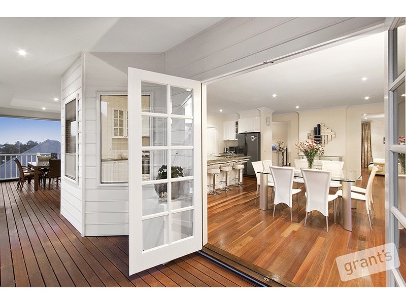 6 Otterburn Drive, Berwick VIC 3806