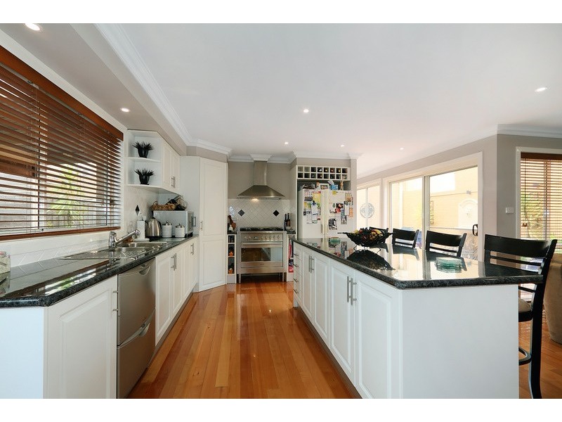 17 Jamieson Way, Berwick VIC 3806