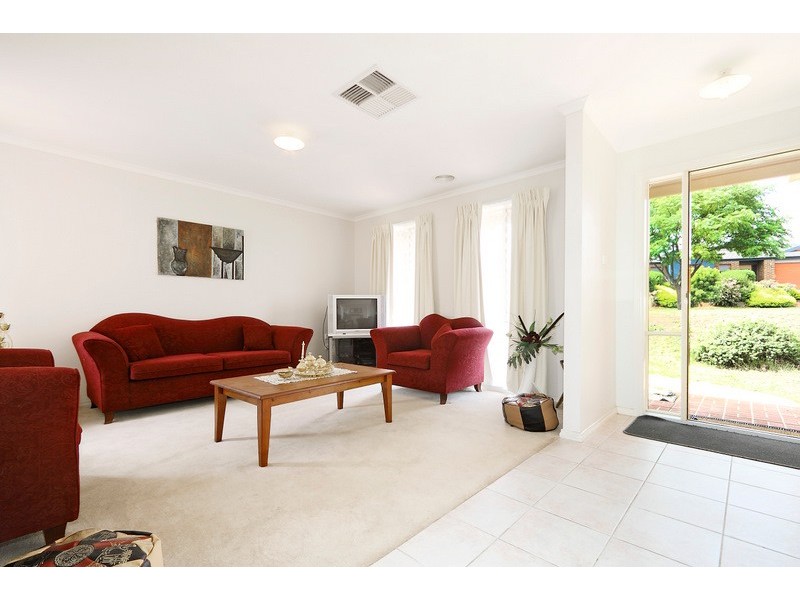 15 Marina Court, Berwick VIC 3806