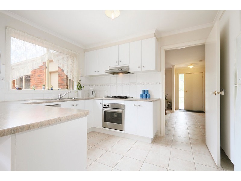 15 Marina Court, Berwick VIC 3806