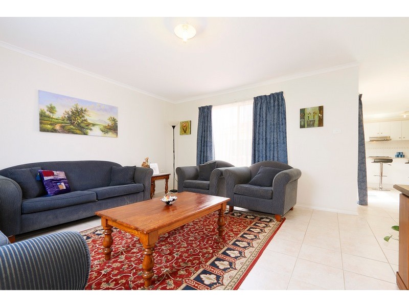 15 Marina Court, Berwick VIC 3806