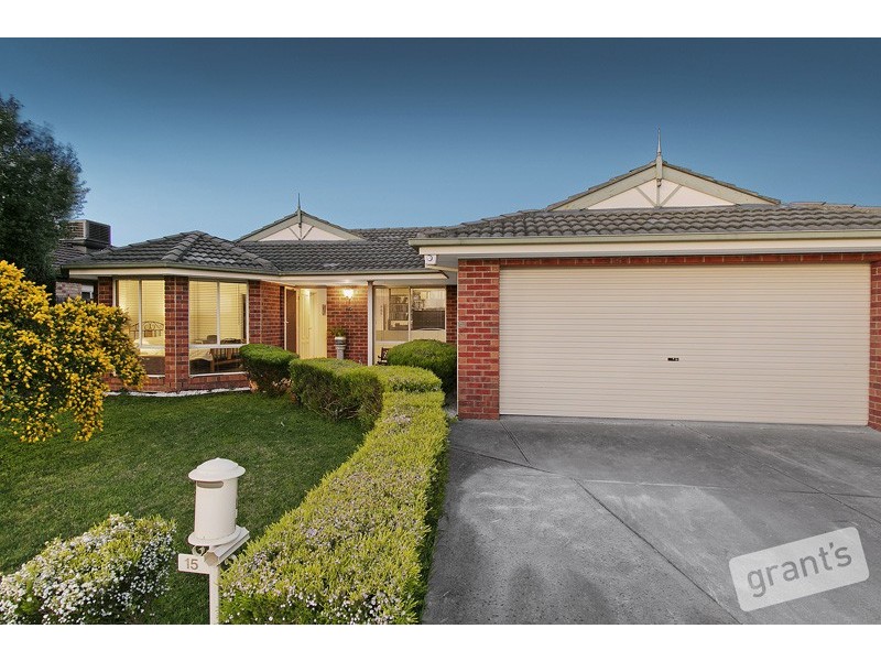 15 Kinsale View, Berwick VIC 3806