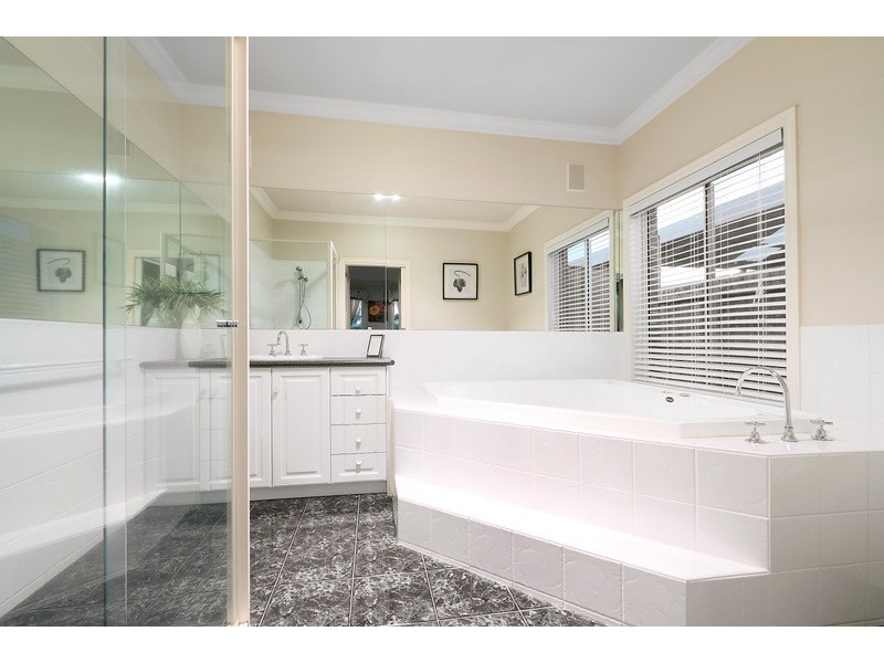 14 Buttonwood Court, Narre Warren South VIC 3805