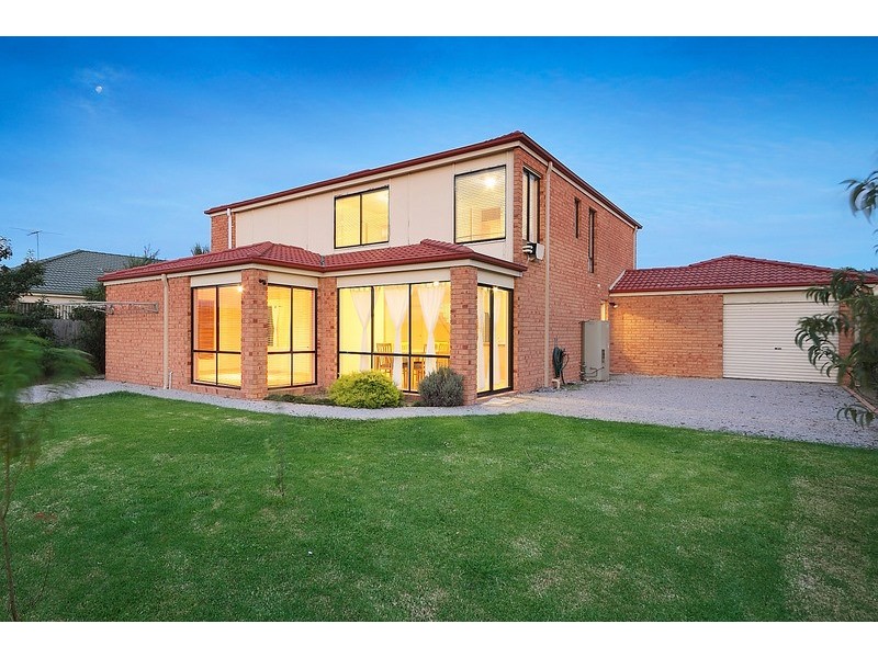 13 Blake Street, Berwick VIC 3806