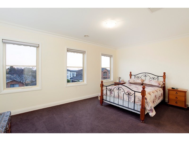 1 Temora Rise, Berwick VIC 3806