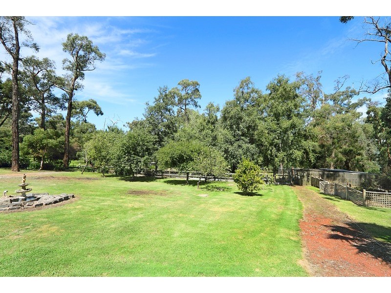 450 Beaconsfield Emerald Road, Guys Hill VIC 3807