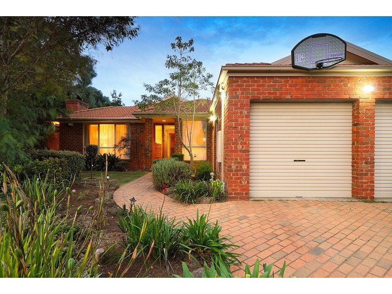 16 Matheson Court, Berwick VIC 3806