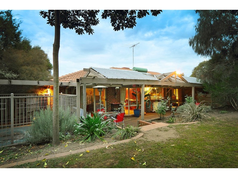 16 Matheson Court, Berwick VIC 3806