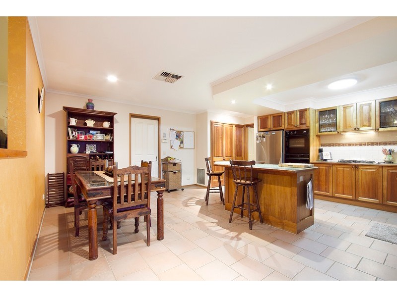 16 Matheson Court, Berwick VIC 3806