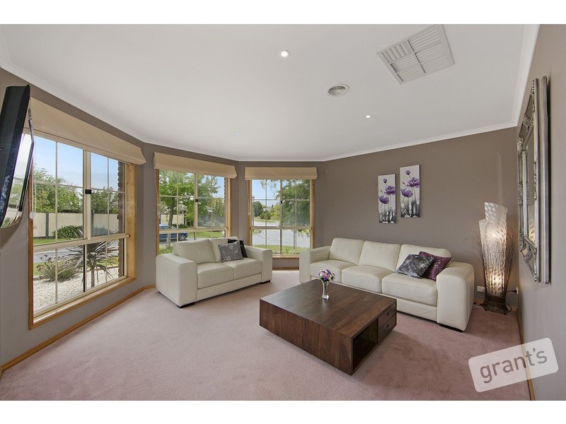 1 Meadow Place, Narre Warren South VIC 3805