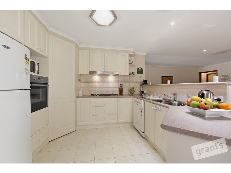 1 Meadow Place, Narre Warren South VIC 3805