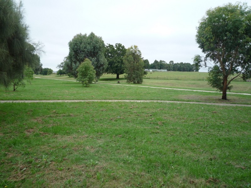 14 Ashfield Drive, Berwick VIC 3806