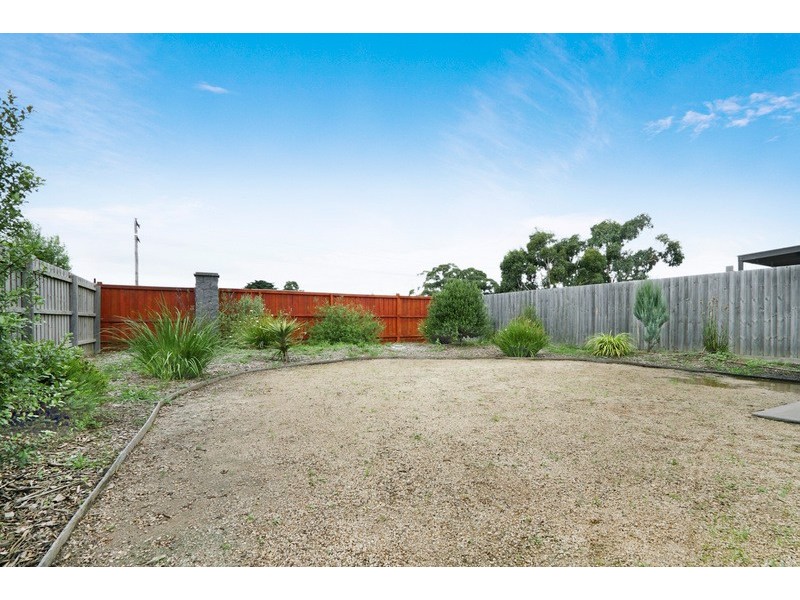 15 Wakenshaw Crescent, Pakenham VIC 3810