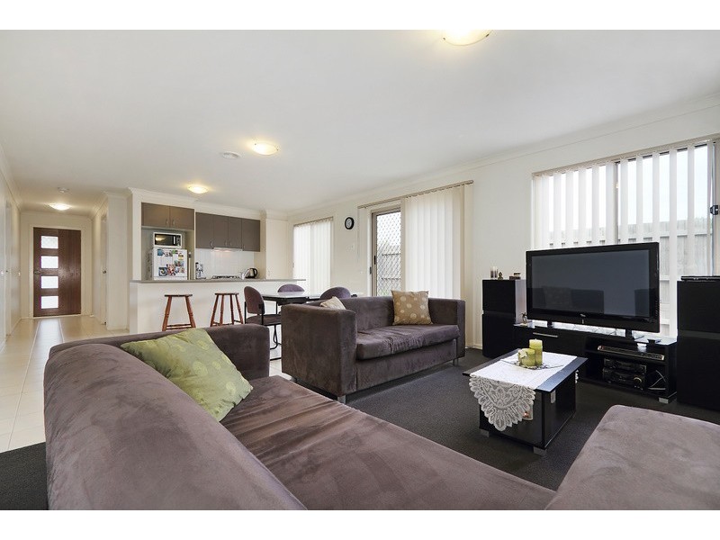 15 Wakenshaw Crescent, Pakenham VIC 3810