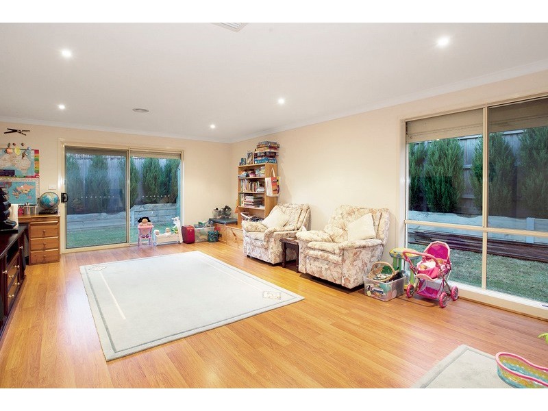 15 Wildflower Crescent, Narre Warren South VIC 3805